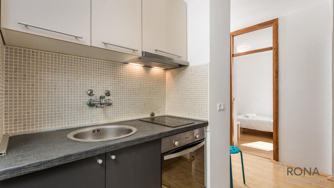 Rona Apartment Zrinka Porec Esterno foto