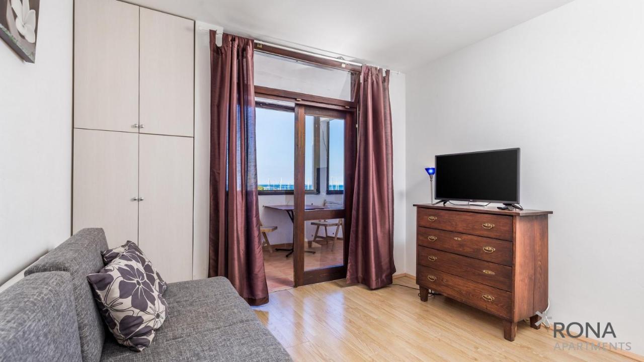 Rona Apartment Zrinka Porec Esterno foto